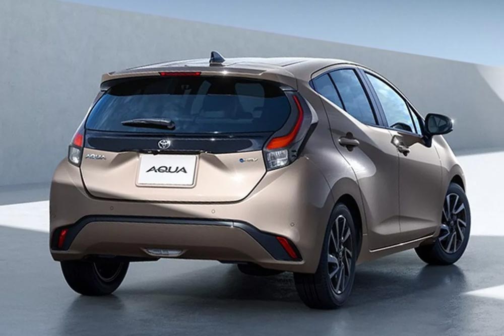 Toyota-Aqua-2025-2