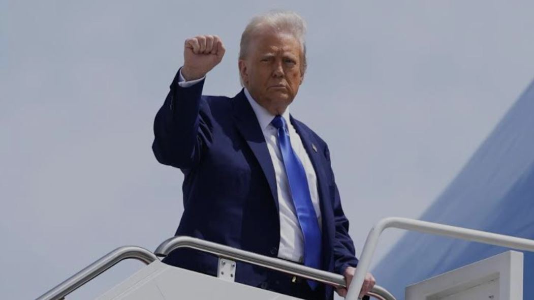 Ακόμη ένα λάθος του Τραμπ πριν το ταξίδι στη Βρετανία – Όταν αποκάλεσε «πρίγκιπα» τον βασιλιά Κάρολο