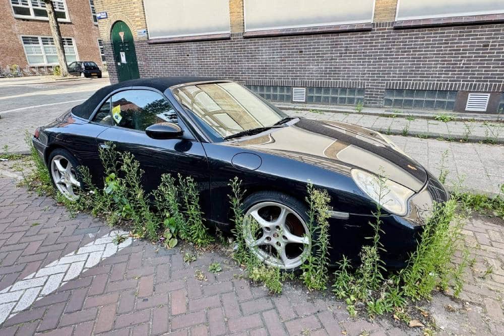 abandoned porsche 911 03