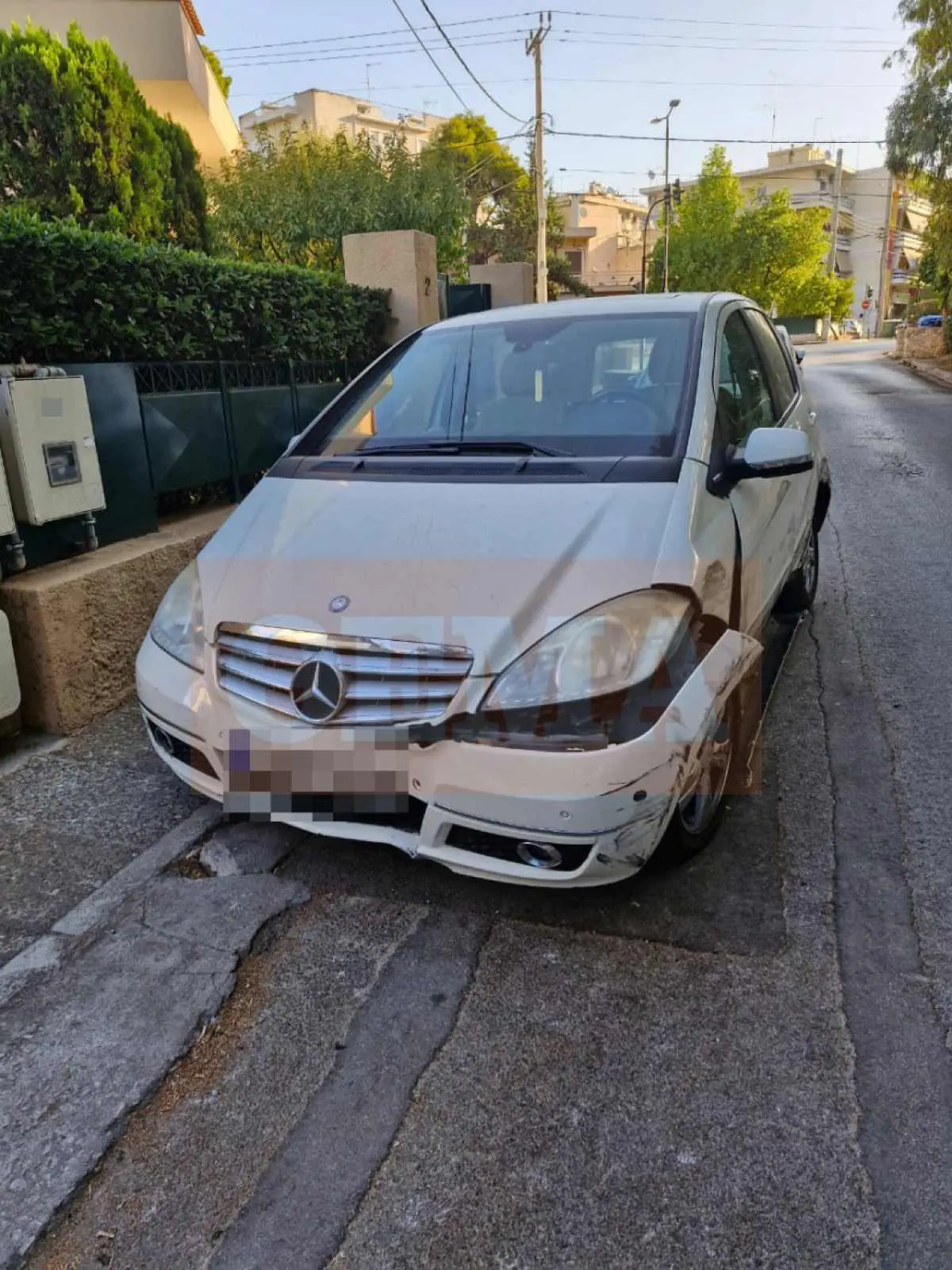 Μπισμπίκης: Όσα είπε γυναίκα που προκάλεσε ζημιές στο αυτοκίνητό της - «Το δικό μου αμάξι είναι καταστραμμένο»