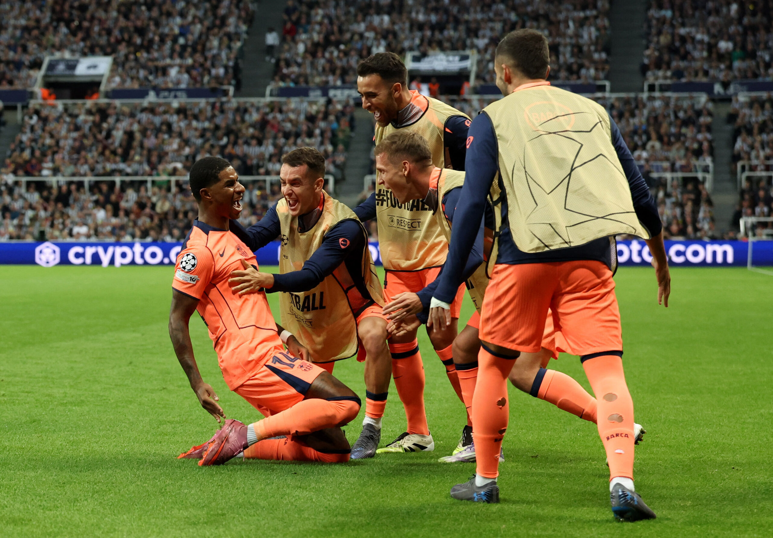 Champions League: Η Μπαρτσελόνα κατέκτησε την έδρα της Νιούκαστλ με εντυπωσιακό Ράσφορντ, υπέταξε τη Νάπολι η Μάντσεστερ Σίτι με Χάλαντ