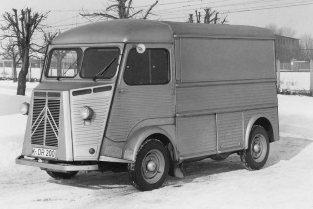 Ανανεωμένο Citroen Type H μας ταξιδεύει στη γοητεία του ’40