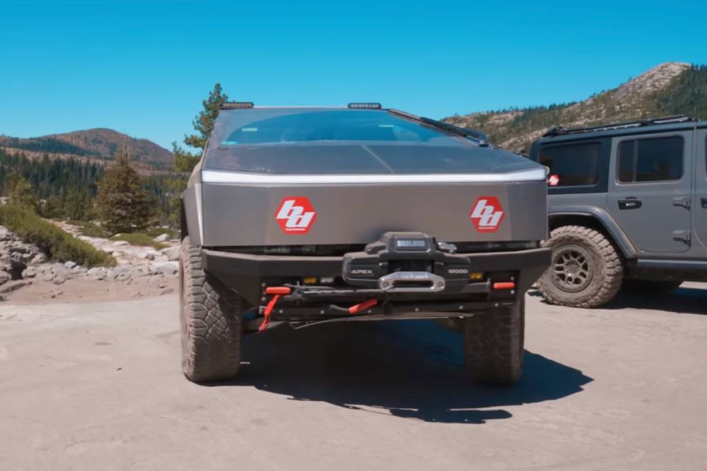 cybertruck off road broken suspension 02