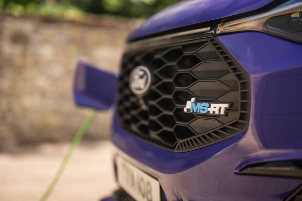 ford-e-tourneo-custom-ms-rt-gets-a-racy-face-not-a (6)