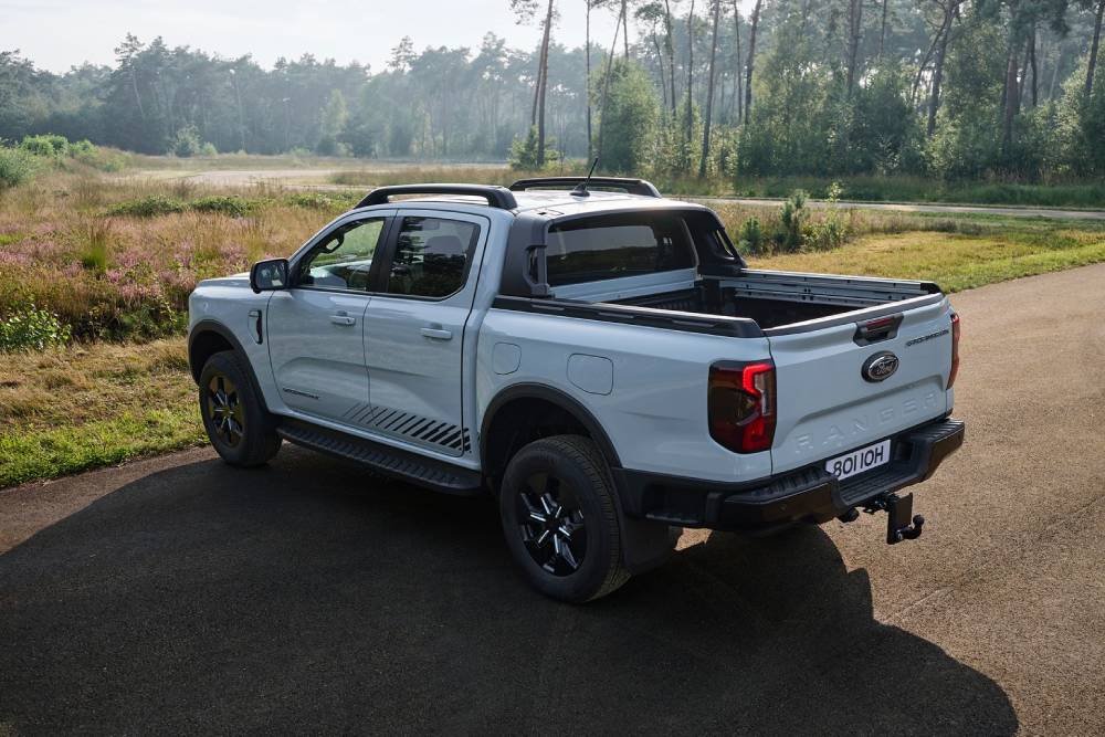 ford-pro-finally-launches-ranger-phev-globally-deb (4)