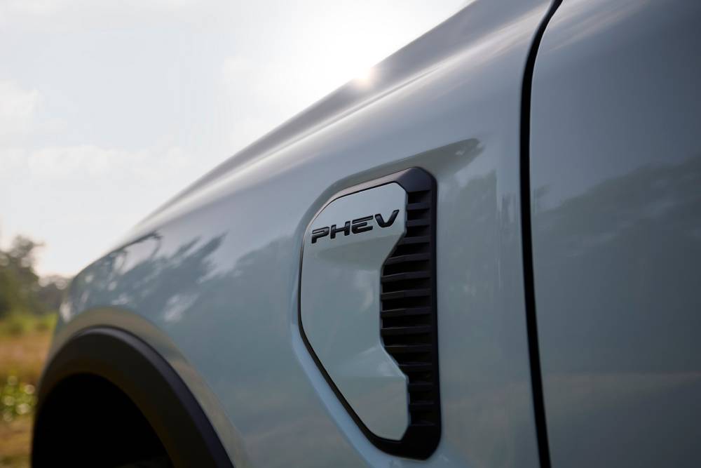 ford-pro-finally-launches-ranger-phev-globally-deb (8)
