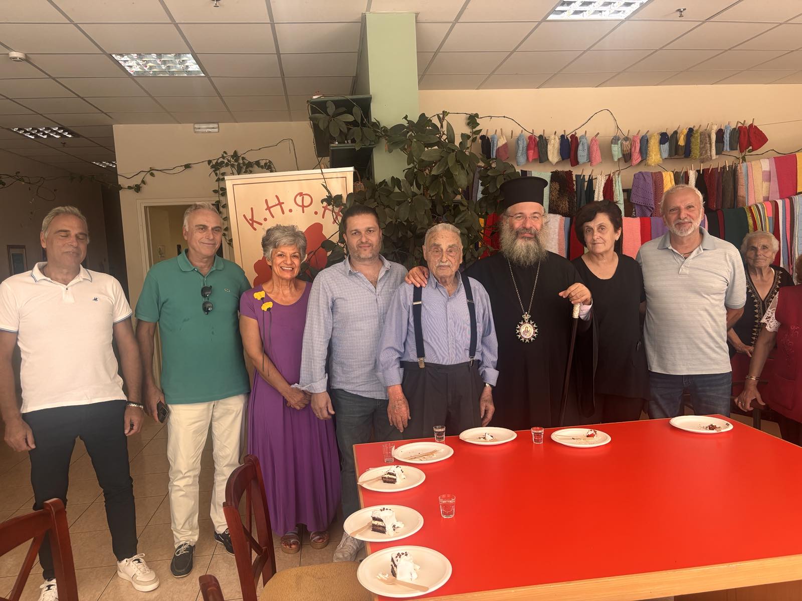 Ο κύριος Γιώργος από το Ρέθυμνο γιορτάζει τα 100 του χρόνια