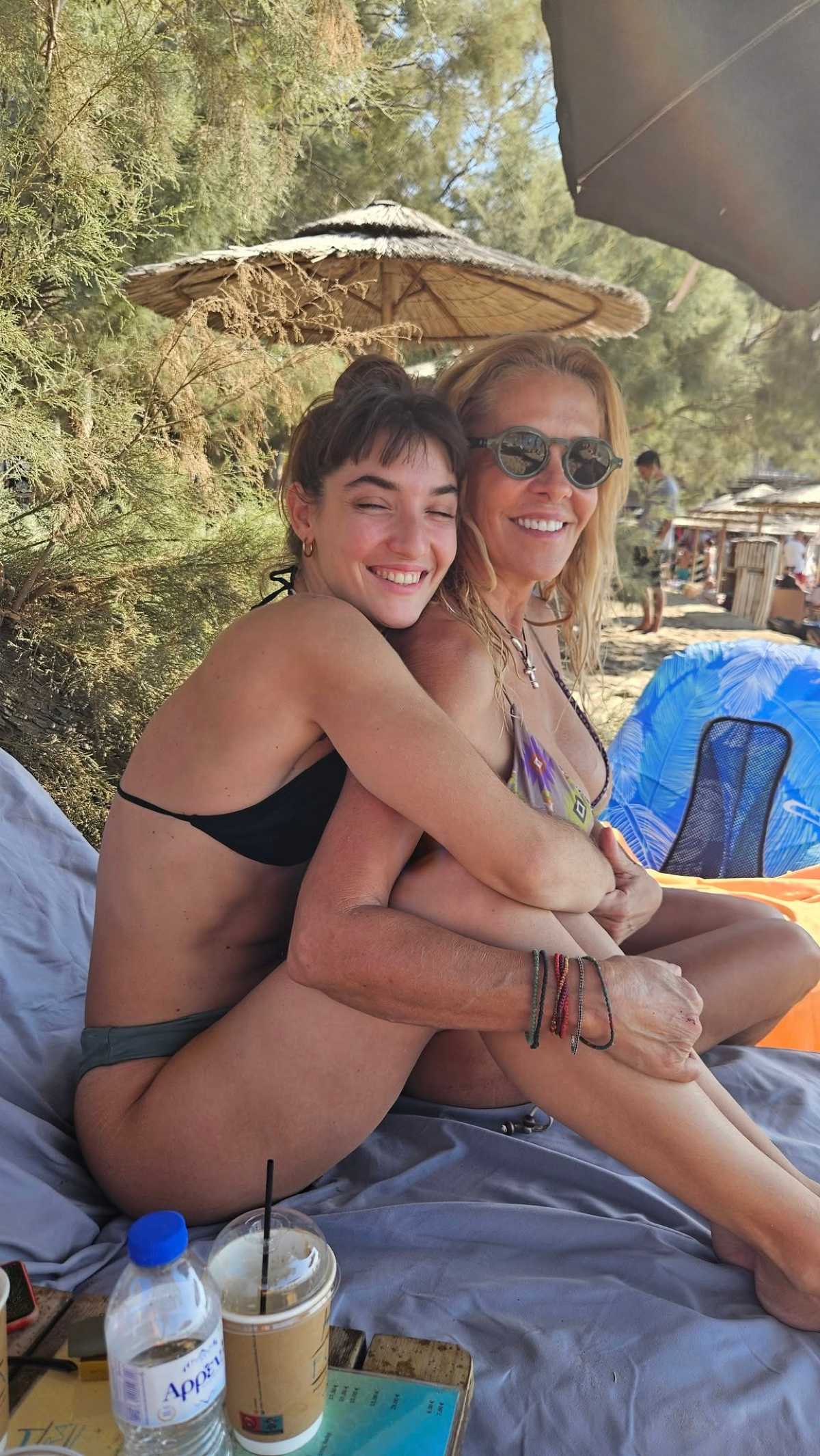 Η Μηλιαρέση με την κόρη της 