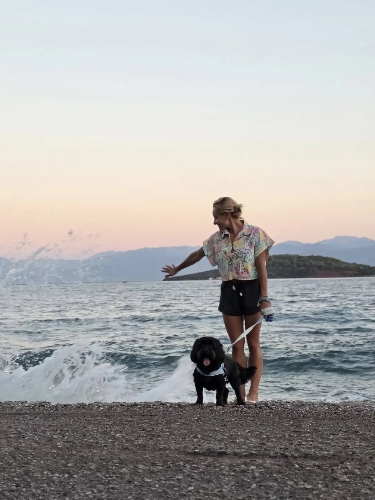 Βασιλική Μιλλούση: Ο Αύγουστος με τον Λευτέρη Πετρούνια και τις κόρες τους μέσα από φωτογραφίες
