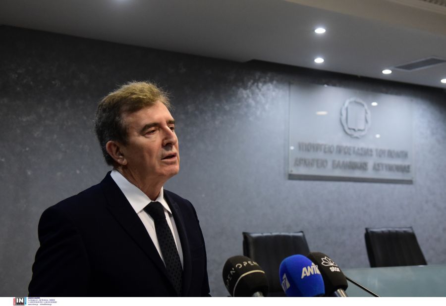 Χρυσοχοΐδης: «Πρόσληψη 50 άοπλων αστυνομικών ως κοινωνικοί διαμεσολαβητές στις κοινότητες Ρομά»