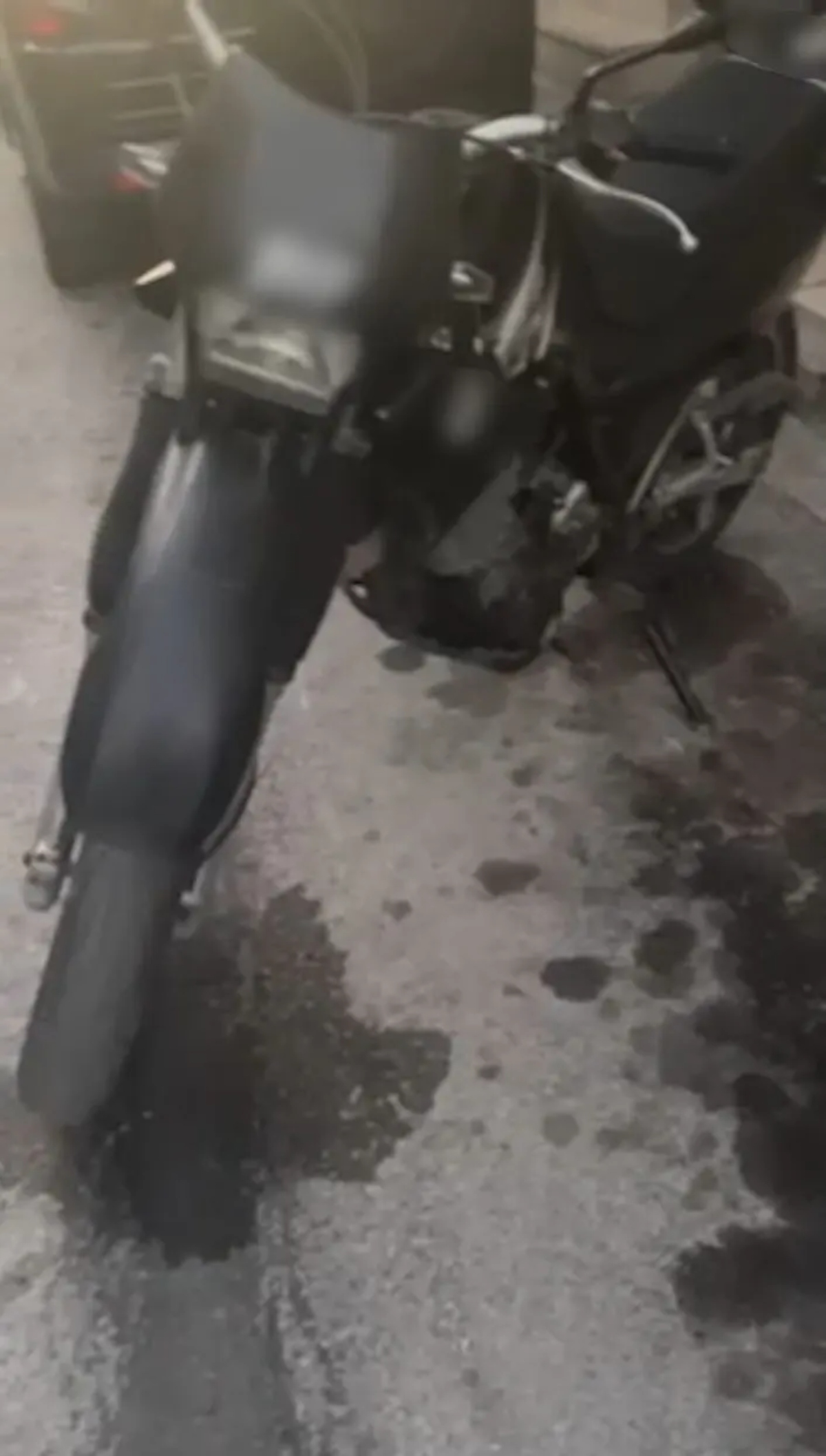 Καλλιθέα: 28χρονος χωρίς άδεια έκανε σούζα με τη μηχανή για 350 μέτρα και συνελήφθη 4 Μηχανή
