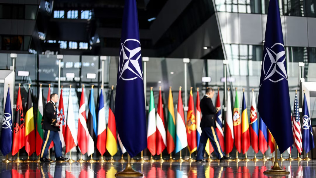 Άρθρο 4 του ΝΑΤΟ: Πότε τίθεται σε ισχύ, ποιες χώρες το έχουν ζητήσει και ποιος ο ρόλος του – Τα πιθανά σενάρια αντίδρασης της Συμμαχίας