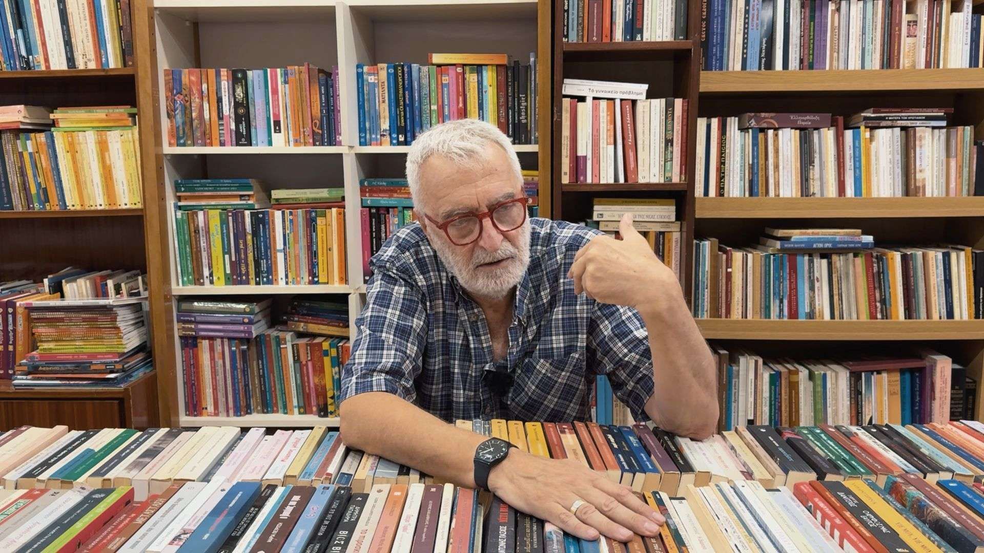 Παλαιοβιβλιοπωλείο των Αστέγων: «Δεν έχουμε την παιδεία να αγοράσουμε παλιά βιβλία»
