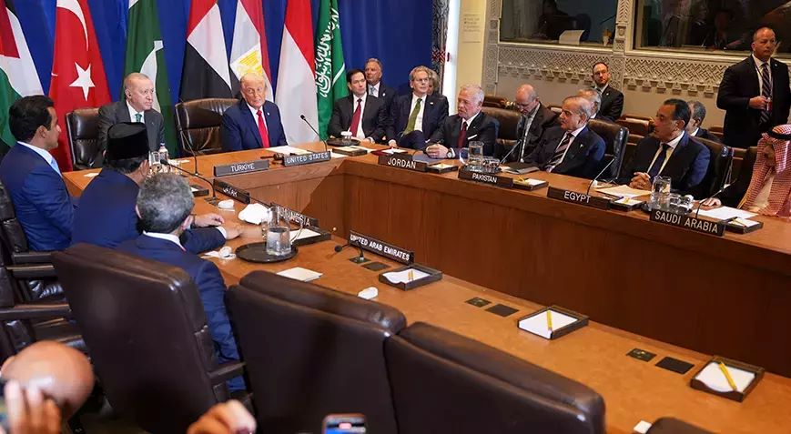 Σύνοδος για τη Γάζα: Τραμπ και Ερντογάν ενωμένοι σε «εξαιρετικά παραγωγική» συζήτηση με ηγέτες μουσουλμανικών κρατών