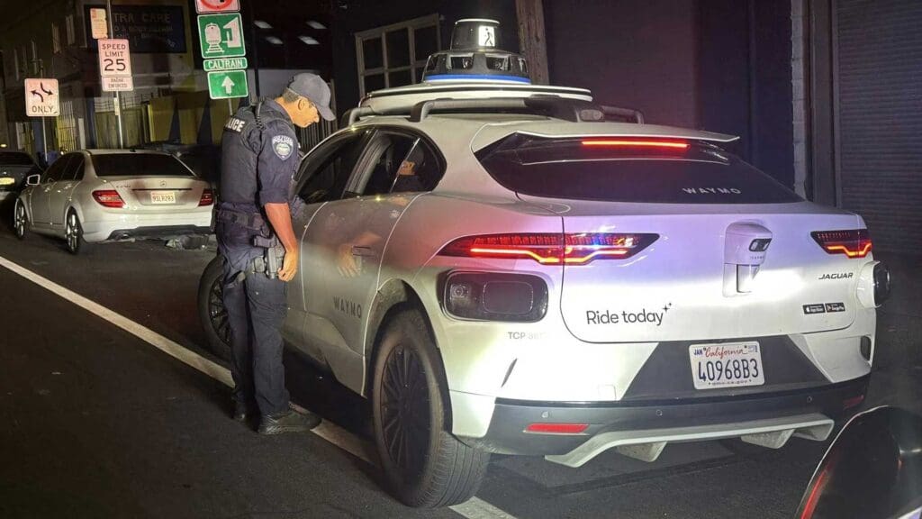 Αυτόνομο ταξί Waymo Jaguar