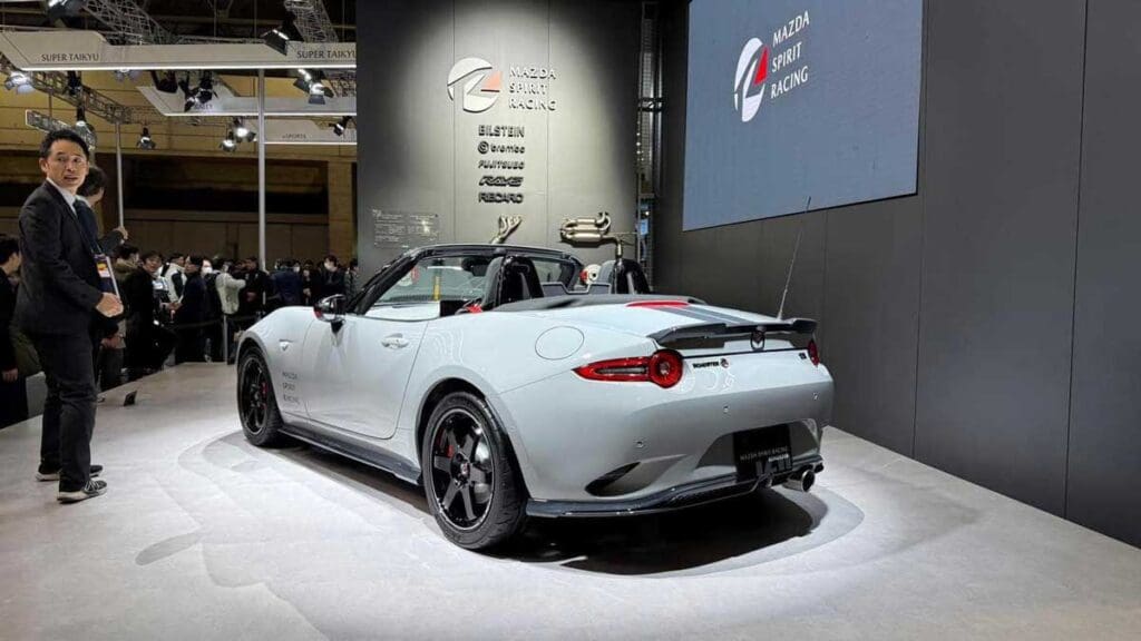 Απολαύστε το νέο Mazda MX-5 Spirit Racing σε δράση (βίντεο) 10 MX-5 Spirit Racing 12R