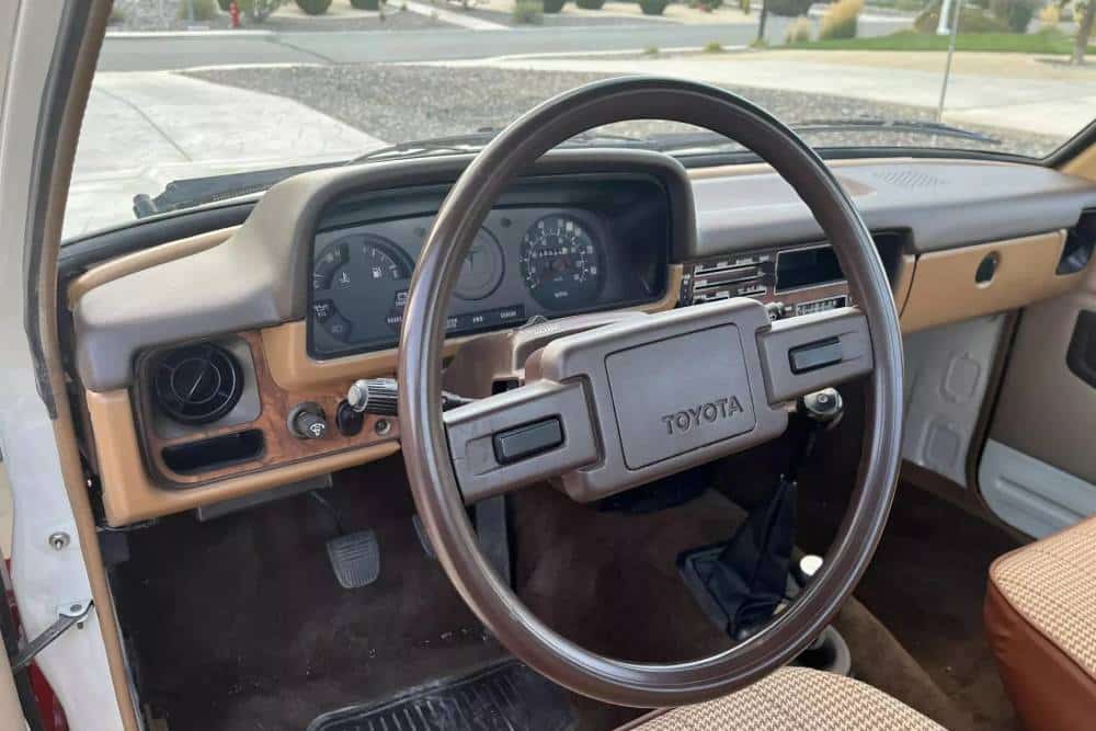 1981-Toyota-Pickup-4x4-19_result22
