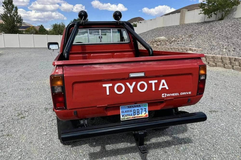 1981-Toyota-Pickup-4x4-7_result22