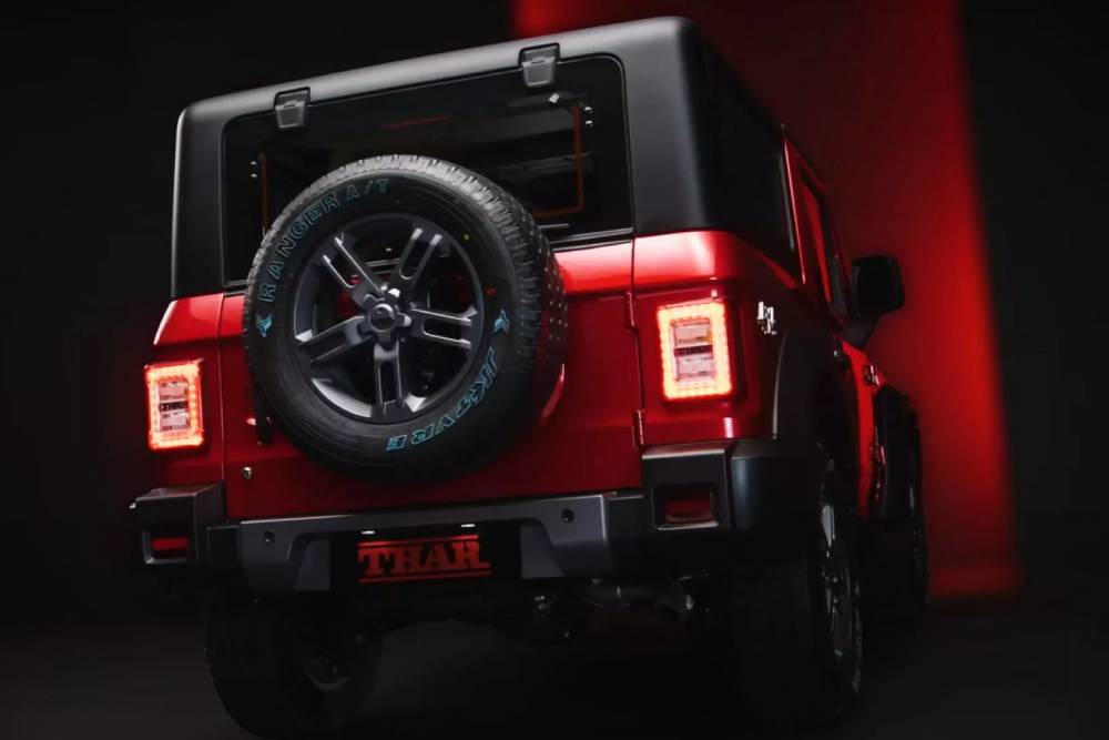 2025-Mahindra-Thar-8-2048x1152