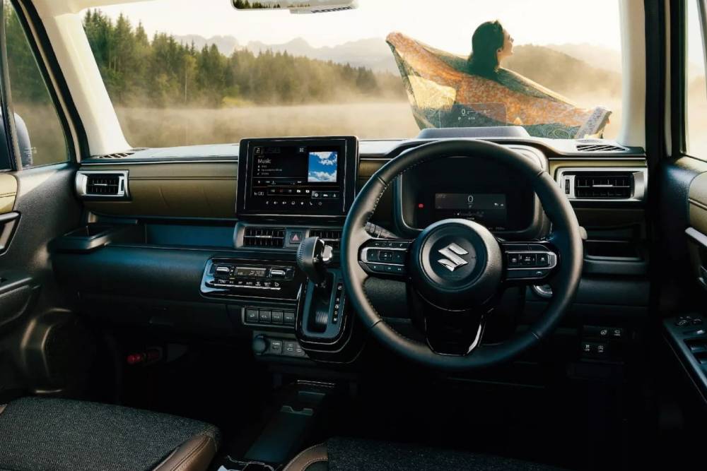 Φρέσκο θηρίο Suzuki XBee για όλες τις καιρικές συνθήκες