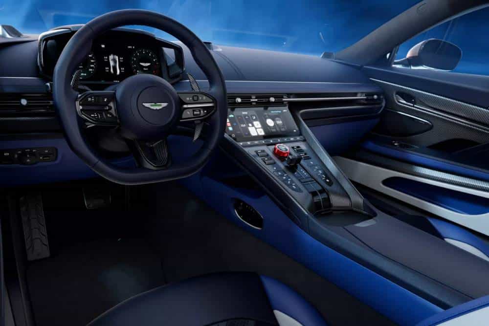 Ισχυρή και αιχμηρή νέα Aston Martin DB12 S με 700 ίππους