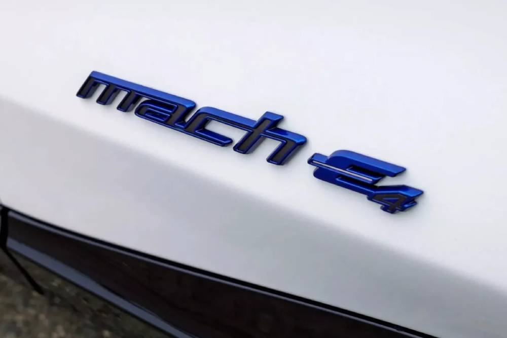 2026-Ford-Mustang-Mach-E-GT-California-Special-101 (9)