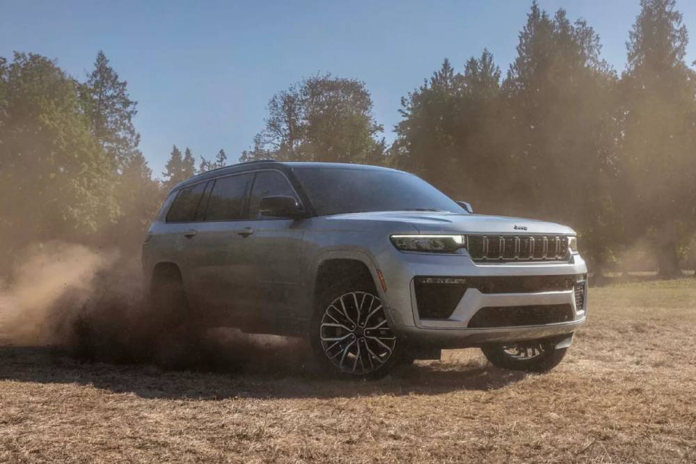 Αναβαθμισμένο Jeep Grand Cherokee με 2.0λιτρο τούρμπο κινητήρα (+videos) 14 2026-Jeep-Grand-Cherokee-1027-15-2048x1366