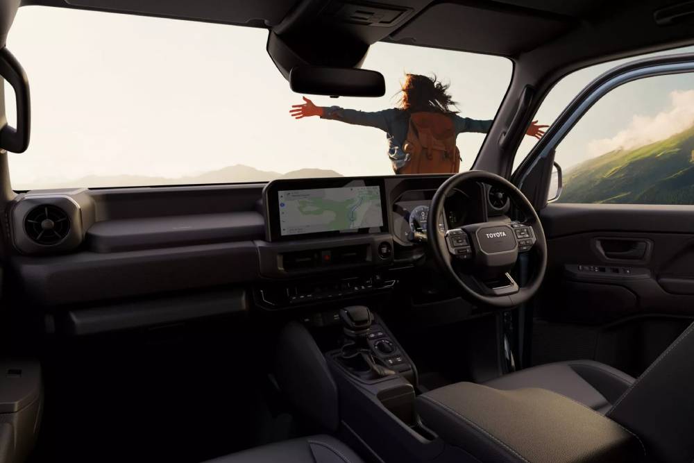 Φρέσκο και κλασικό Toyota Land Cruiser FJ