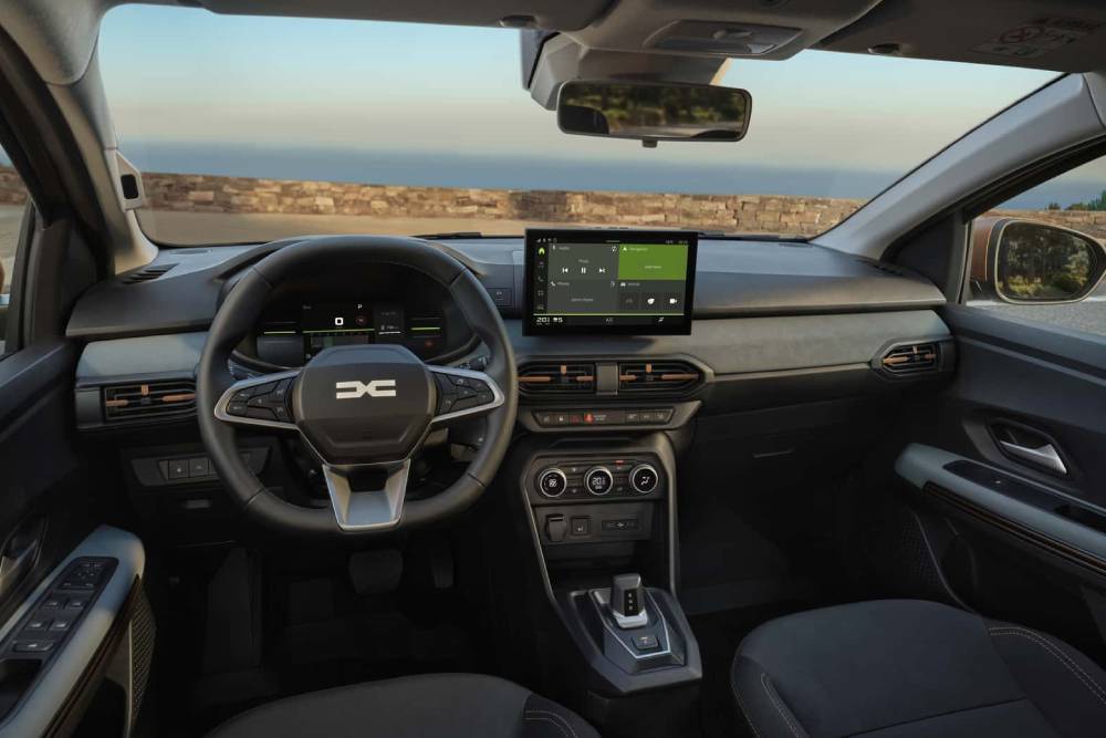 Πρωτοποριακό και πλήρως υβριδικό Dacia Sandero για πρώτη φορά