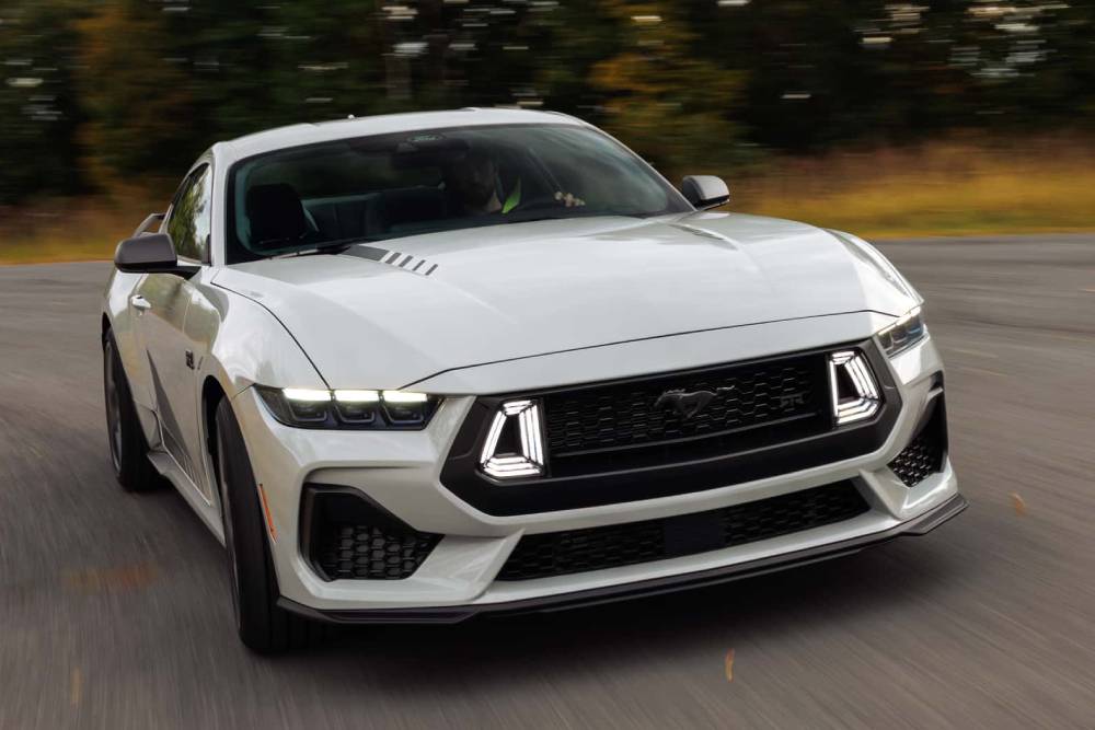 2026-mustang-ecoboost-with-the-rtr-package (3)