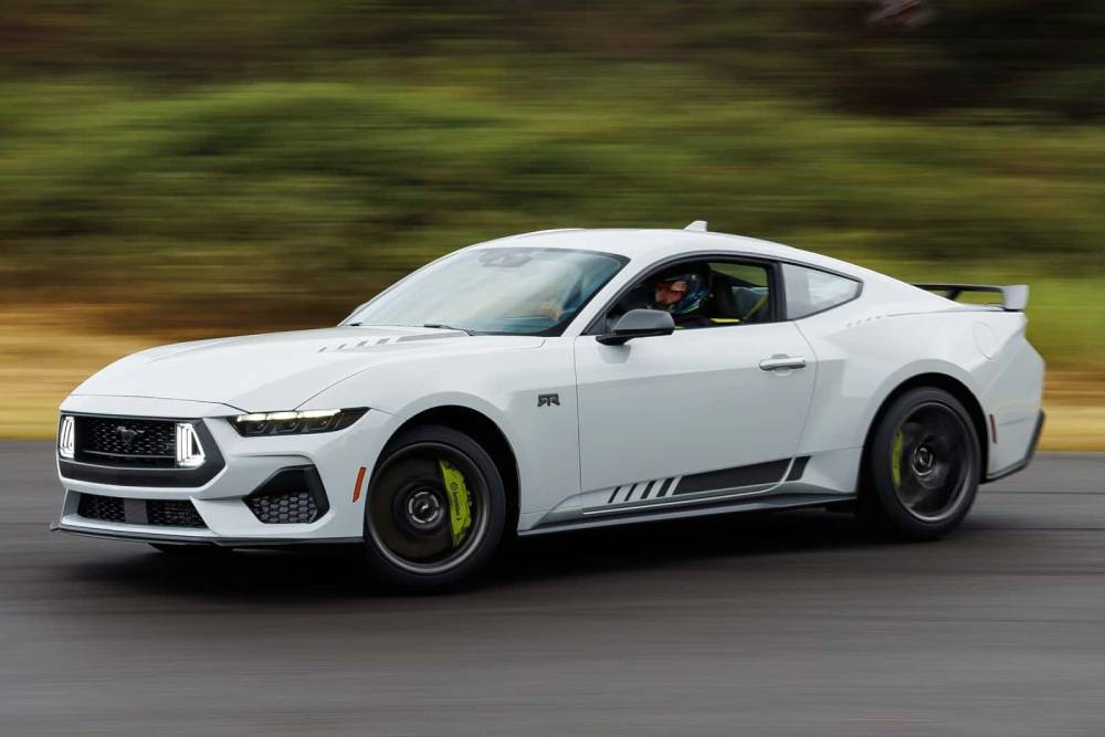 2026-mustang-ecoboost-with-the-rtr-package (5)