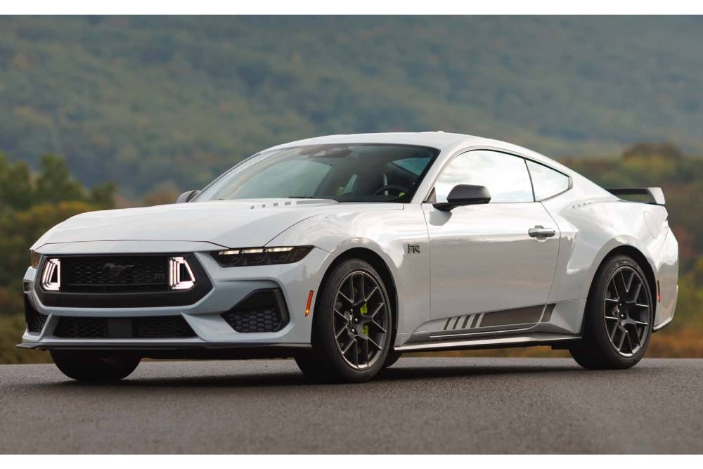 2026-mustang-ecoboost-with-the-rtr-package (9)