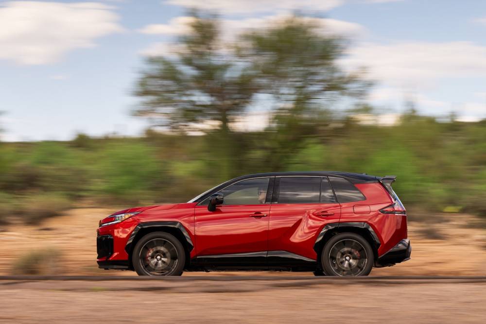 2026-toyota-rav4-arrives-this-winter-the-first-eve (5)
