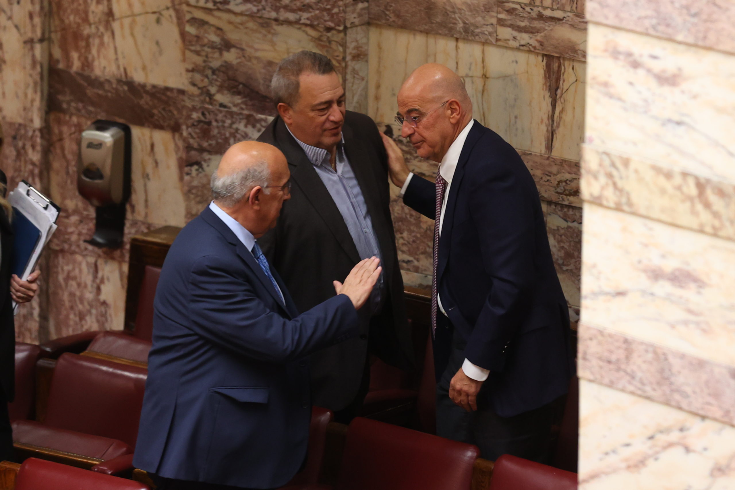 Νίκος Δένδιας, Βουλή, Άγνωστος Στρατιώτης
