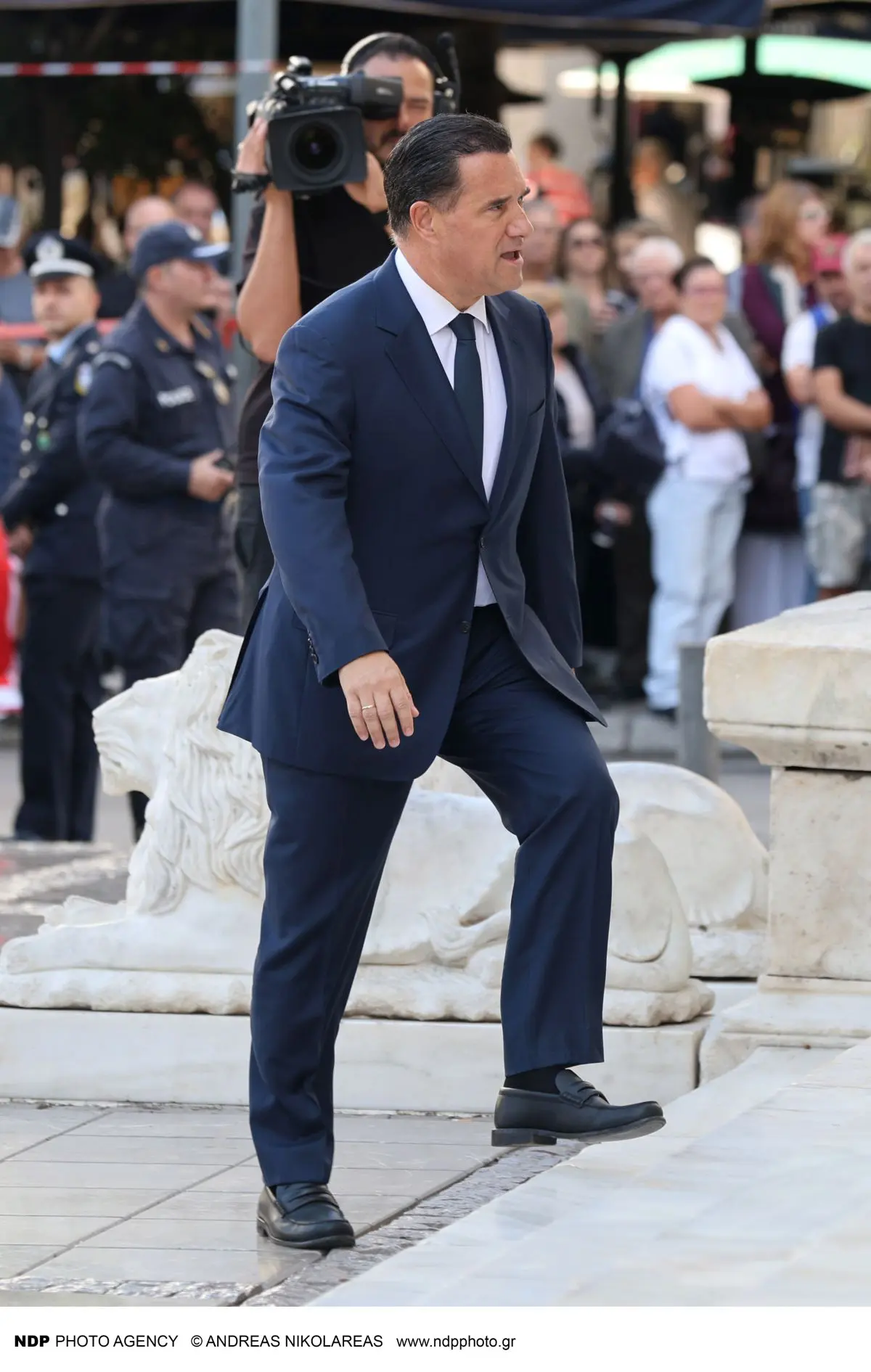 Αποχαιρετισμός Διονύση Σαββόπουλου: Η Ελλάδα λέει αντίο στον «Νιόνιο» – Καλλιτέχνες και πολιτικοί στο ύστατο χαίρε 36 Άδωνις Γεωργιάδης