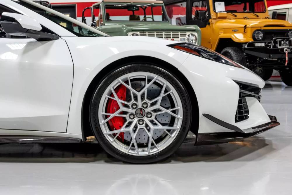 C8-Corvette-ZR1-ext-00010-2048x1366