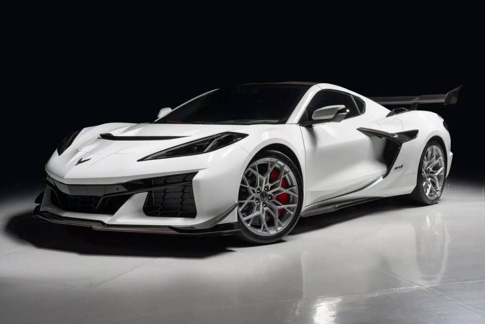 C8-Corvette-ZR1-ext-00022-2048x1366