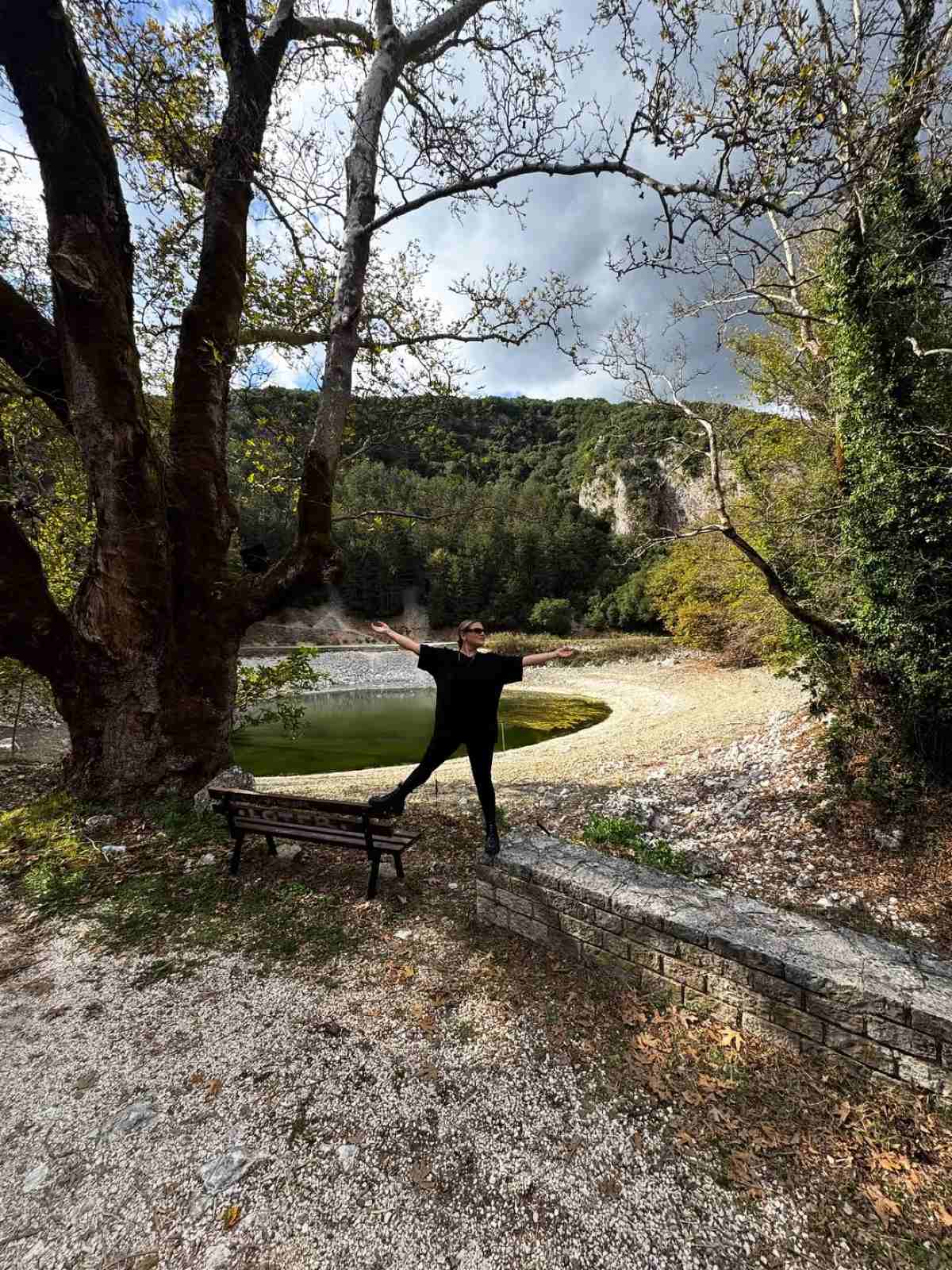 Η Δανάη Μπάρκα στο χωριό της