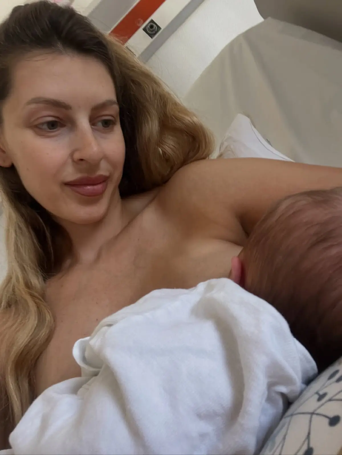 Η Ελισάβετ Δοβλιατίδου αποκαλύπτει για τη δεύτερη γέννα της: «Διήρκεσε 23 ώρες» 6 Ελισάβετ Δοβλιατίδου γέννα