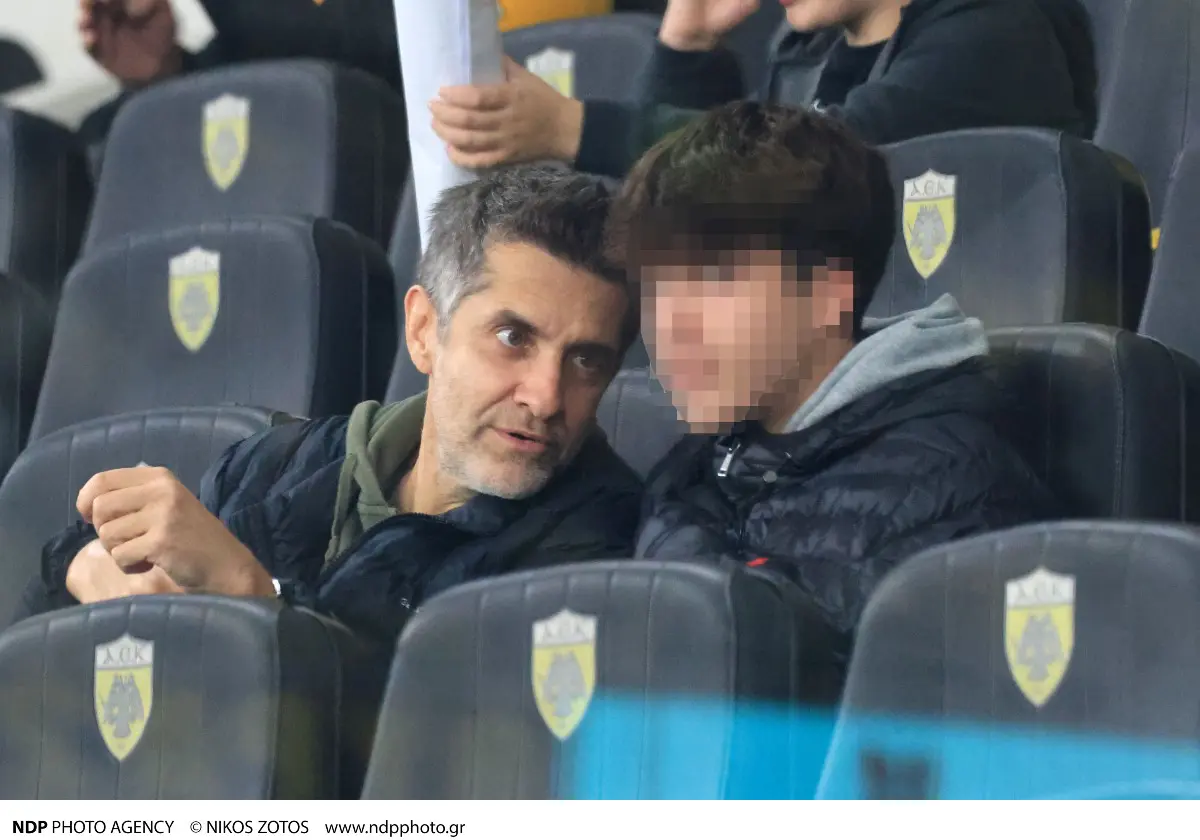 Ο Φοίβος με τον γιο του, Έκτορα