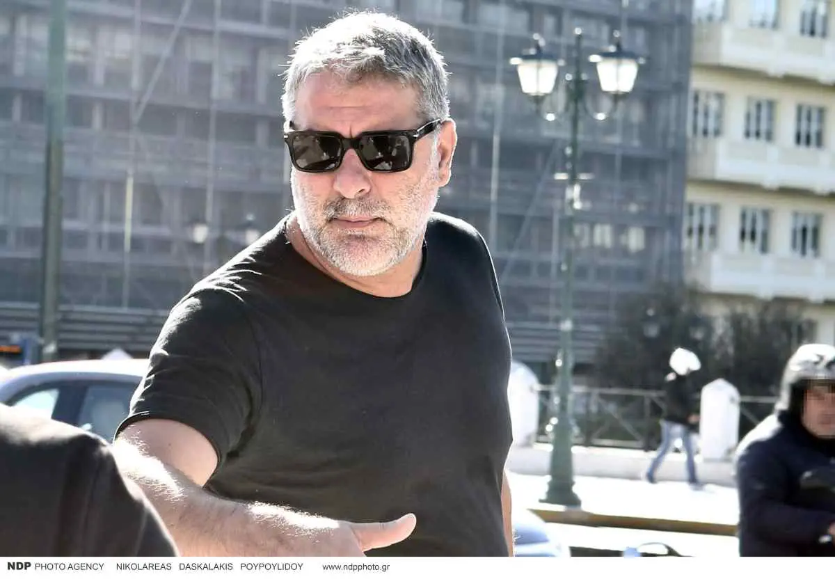 Βασίλης Μπισμπίκης: Η πρώτη δημόσια εμφάνιση μετά το ατύχημα στη Φιλοθέη (Φωτογραφίες)