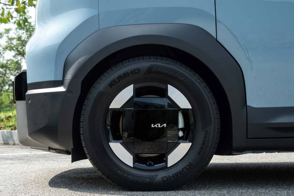 KiaPV52025-19