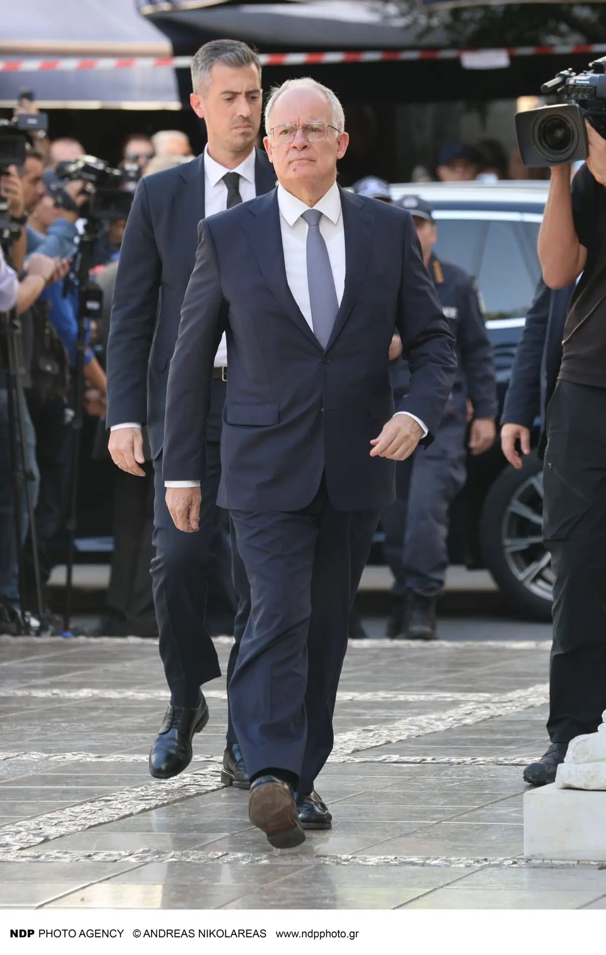 Αποχαιρετισμός Διονύση Σαββόπουλου: Η Ελλάδα λέει αντίο στον «Νιόνιο» – Καλλιτέχνες και πολιτικοί στο ύστατο χαίρε 27 Κωνσταντίνος Τασούλας