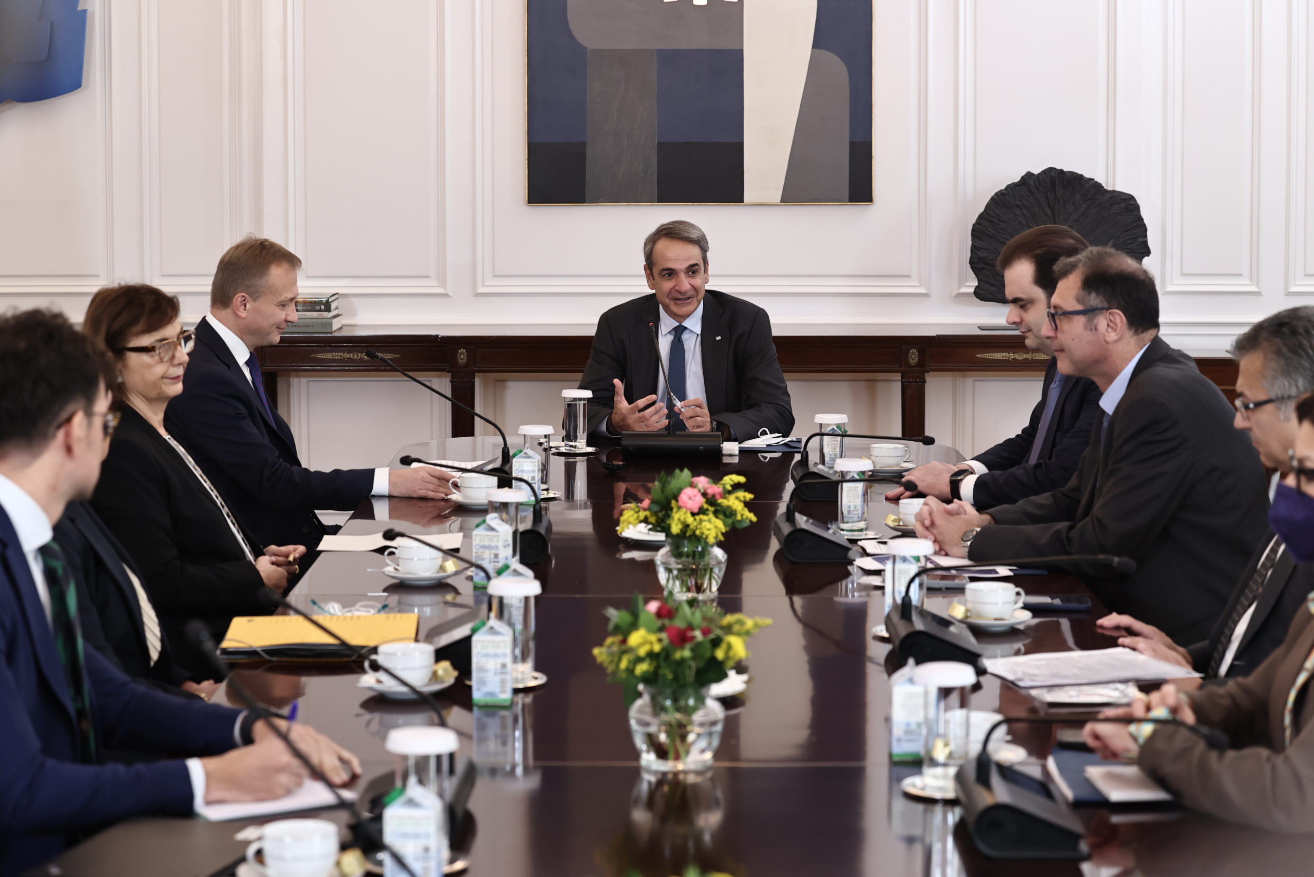 Συνάντηση Μητσοτάκη με τον Ευρωπαίο Επίτροπο Piotr Serafin: Απαραίτητο το χρηματοδοτικό εργαλείο για αμυντικά προγράμματα 3 Μητσοτάκης- Ευρωπαίος Επίτροπος