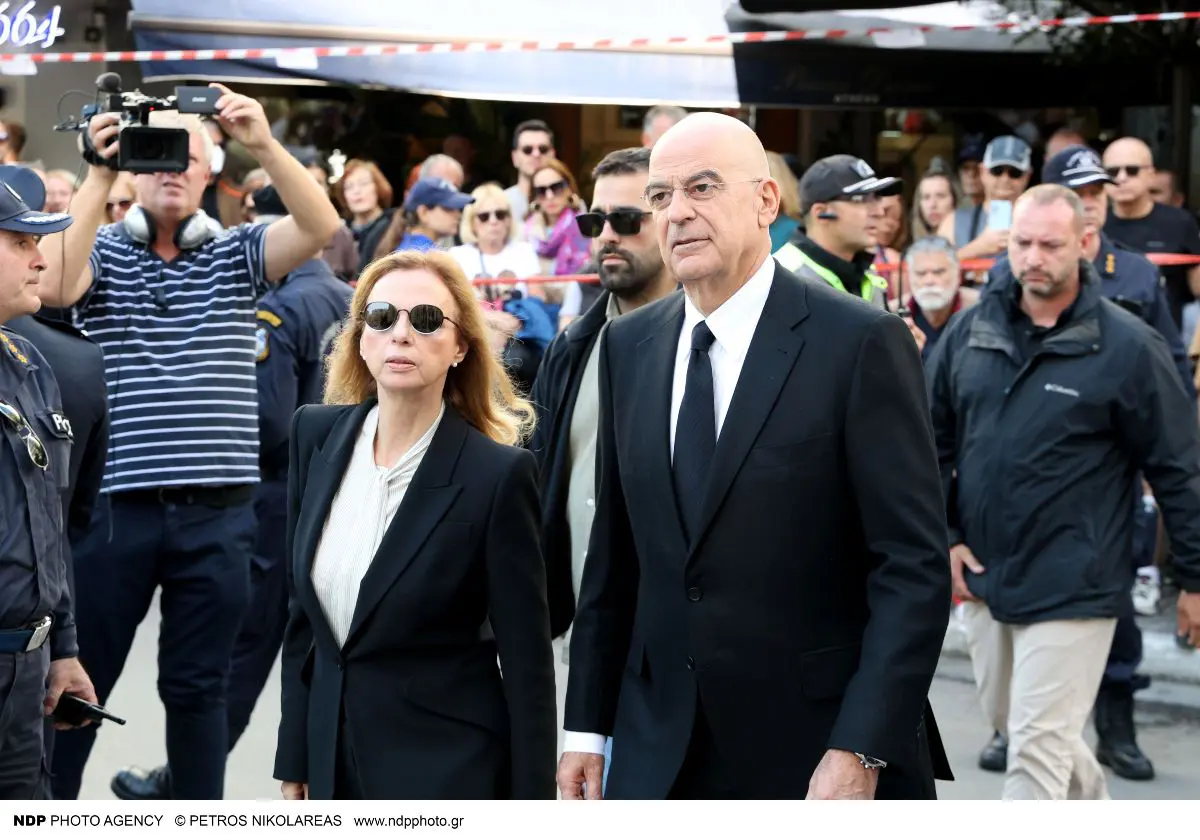 Αποχαιρετισμός Διονύση Σαββόπουλου: Η Ελλάδα λέει αντίο στον «Νιόνιο» – Καλλιτέχνες και πολιτικοί στο ύστατο χαίρε 34 Νίκος Δένδιας