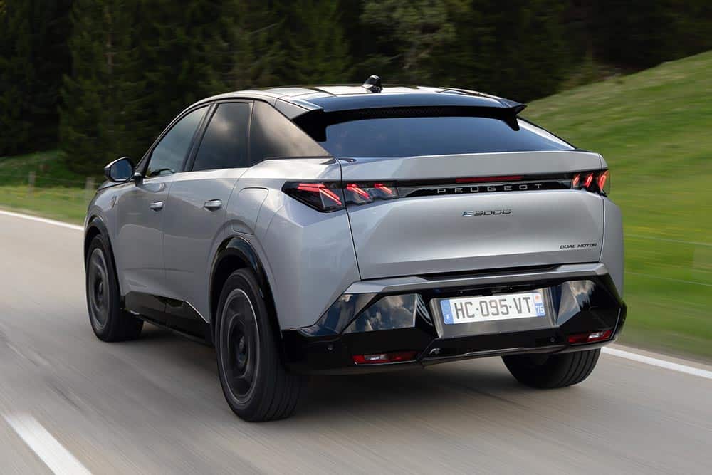 Έφτασε το νέο Peugeot E-3008 AWD 325 ίππων 12 PEUGEOT-E-3008-Dual-Motor-(2)