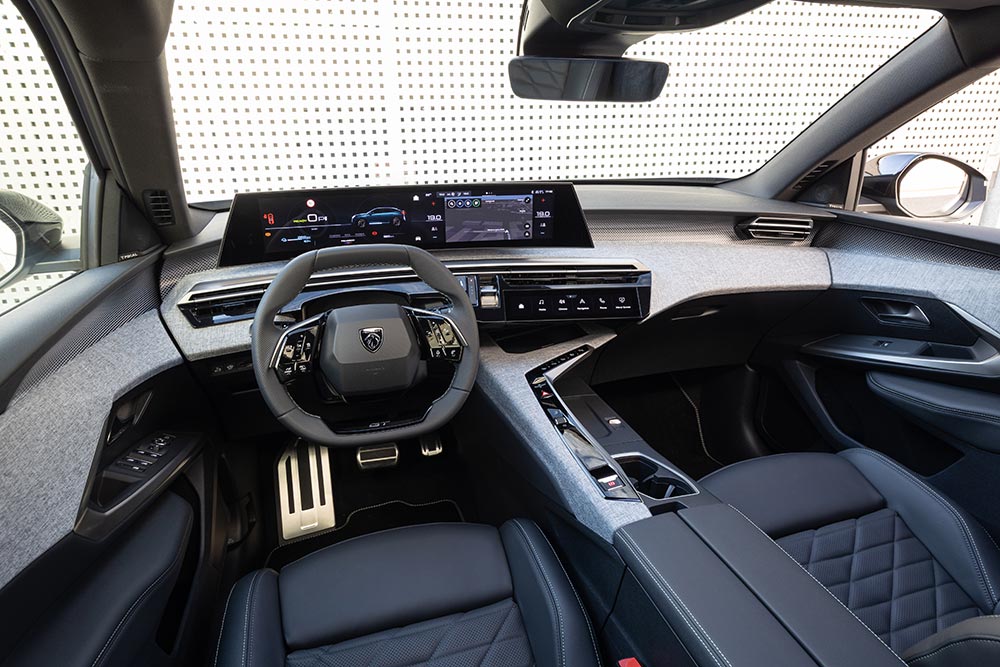 Έφτασε το νέο Peugeot E-3008 AWD 325 ίππων 15 PEUGEOT-E-3008-Dual-Motor-(4)