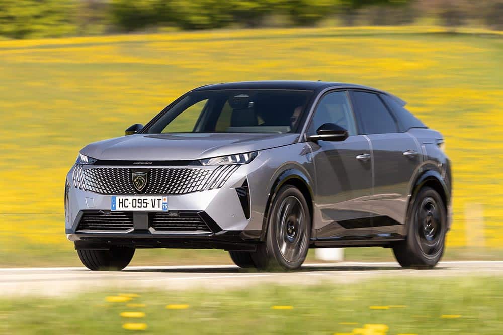 Έφτασε το νέο Peugeot E-3008 AWD 325 ίππων 9 Έφτασε το νέο Peugeot E-3008 AWD 325 ίππων