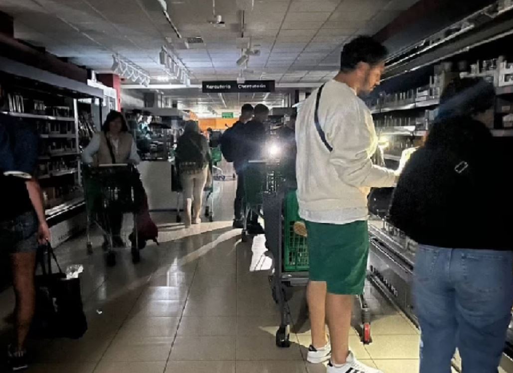 Γαλλία: Το μπλακ άουτ σε Ισπανία και Πορτογαλία ήταν το πρώτο που σχετίζεται με υπερφόρτωση τάσης στην Ευρώπη