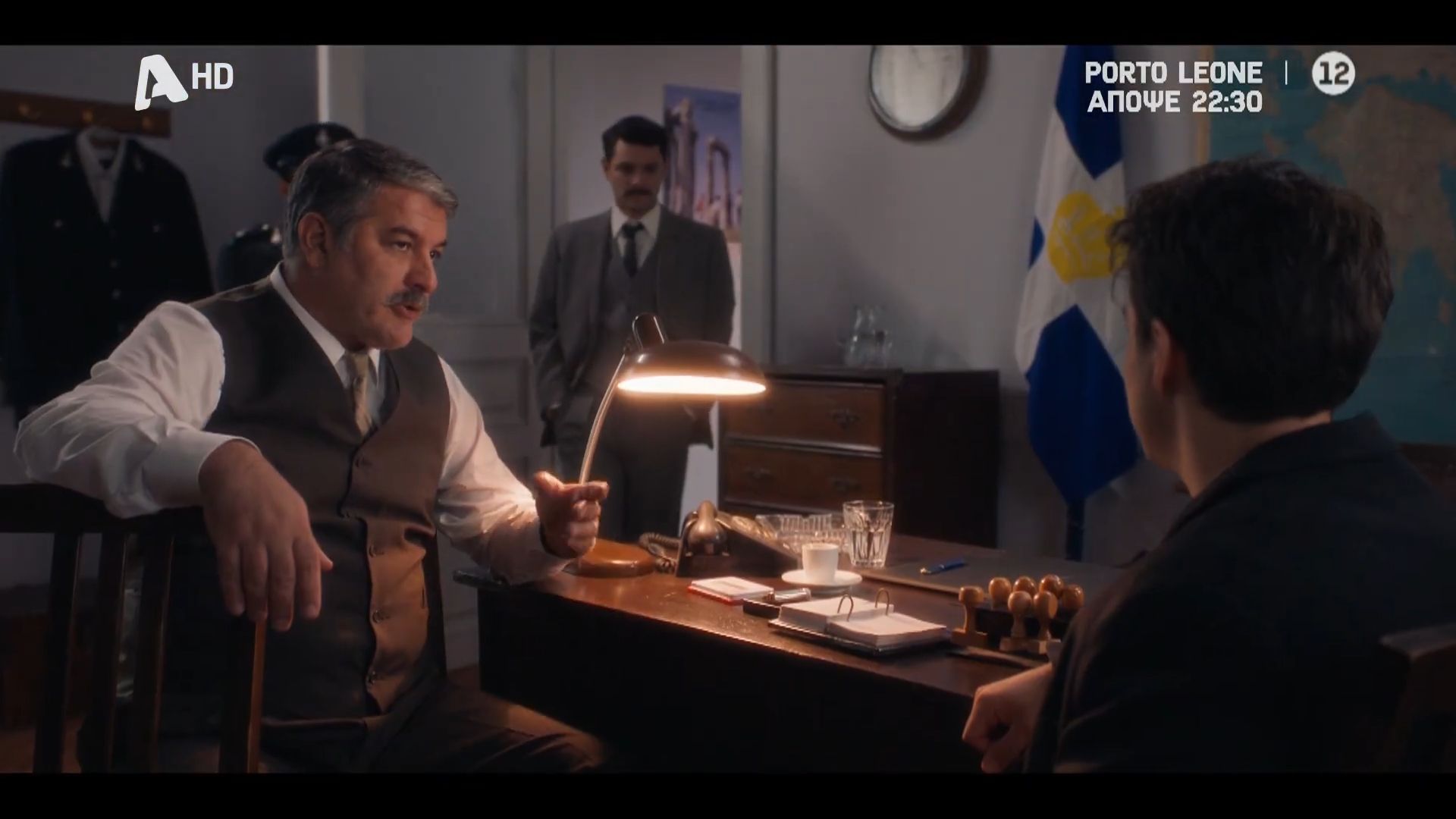 Porto-Leone-Ο-Ντίνος-αποφασίζει-να-δώσει-ένα-μάθημα-στη-Λένα-δίνοντας-το-ανεπιθύμητο-εγγονάκι-του-για-υιοθεσία-στη-Γερμανία